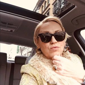 Meet your Posher, Carole